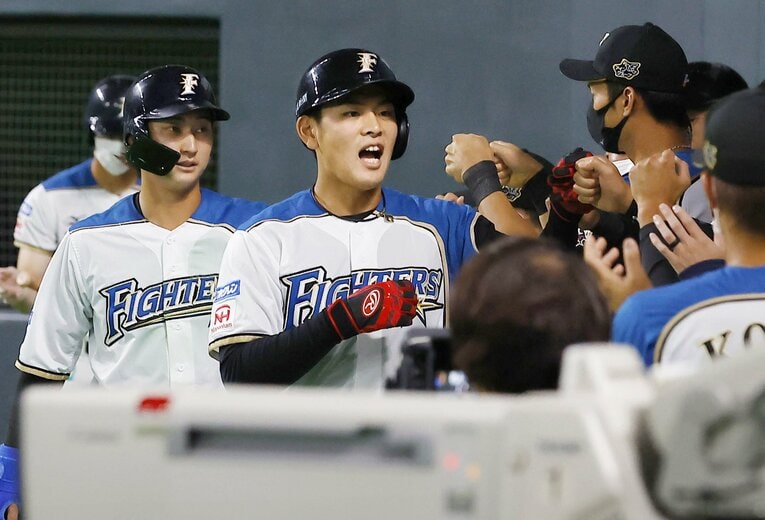 日本ハムで中軸を任されつつある野村　©Kyodo News