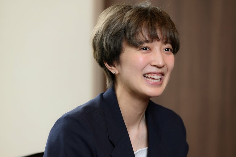 バレーボールが生活の中心だったと学生時代を振り返った鍋谷さん　©︎Shigeki Yamamoto