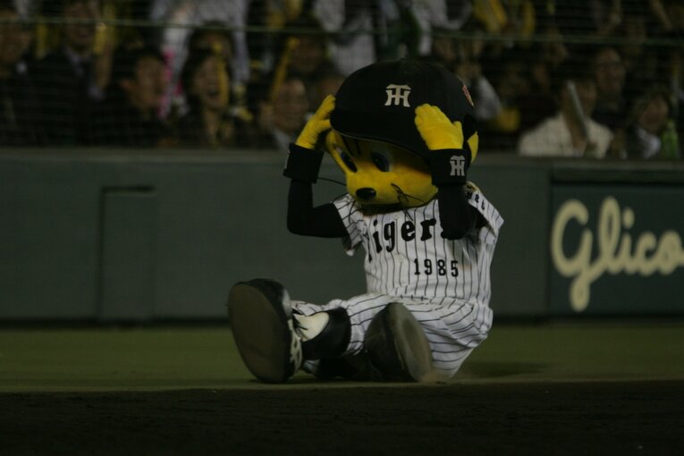 悪夢の2005年日本シリーズ。トラッキーも頭を抱える　©︎Tamon Matsuzono