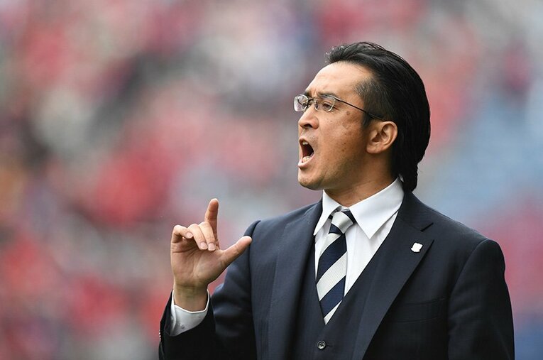 ファンの垣根を越えて愛された大槻毅暫定監督。ヘッドコーチとして浦和を支える今後にも注目だ。 ／ photograph by Getty Images