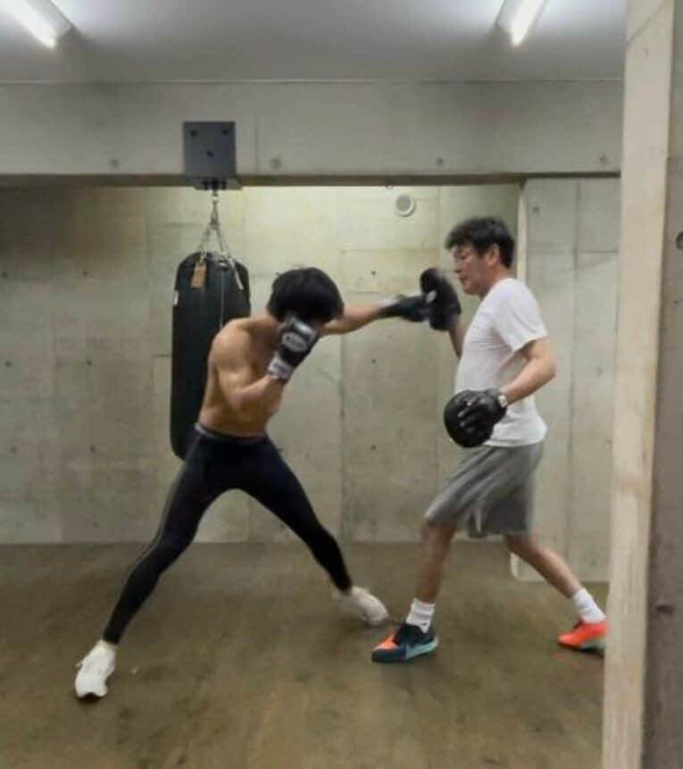 赤井英和と長男・英五郎（本人提供）