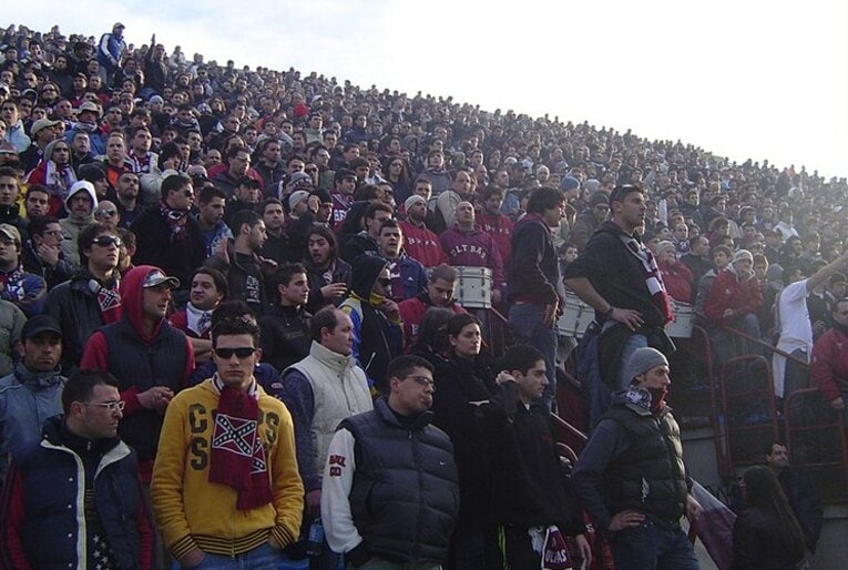 実録・無法ウルトラスに潜入（4）「殺せ！」の怒号が響くダービー。(2)