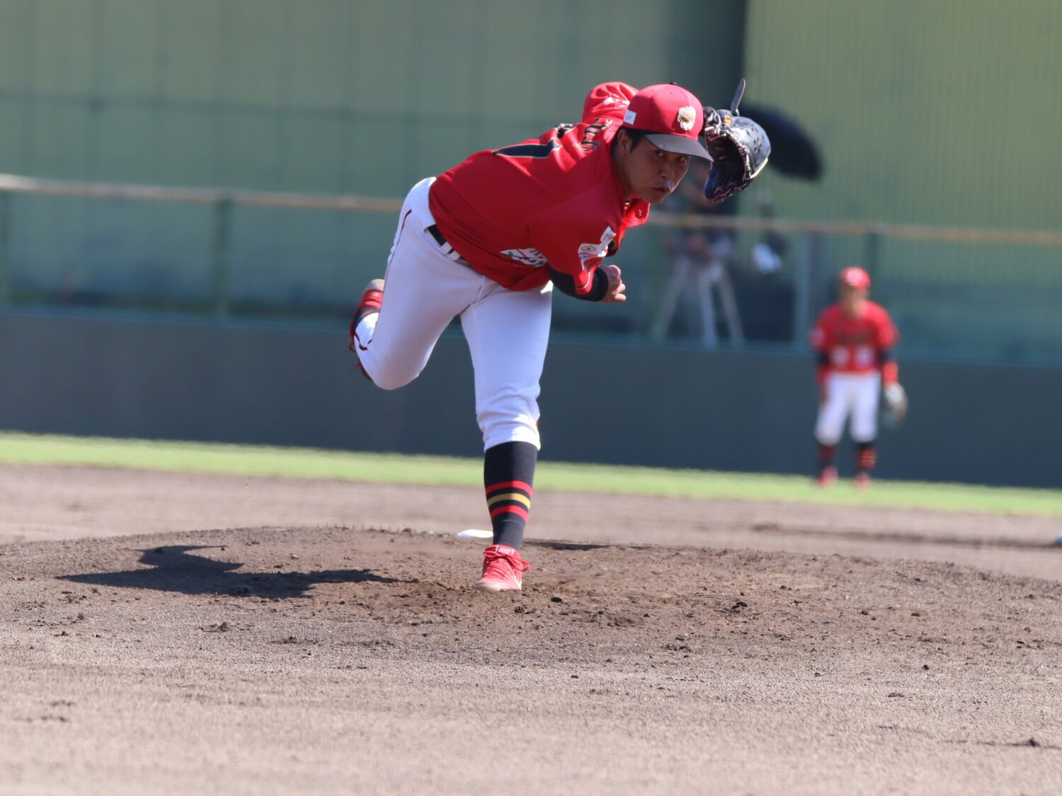 2021年8月29日、ソフトバンク三軍相手に投げる藤井（※写真をクリック、スワイプすると藤井のカープ時代や広島、ソフトバンク名選手の若き日がご覧になれます）　©Kou Hiroo