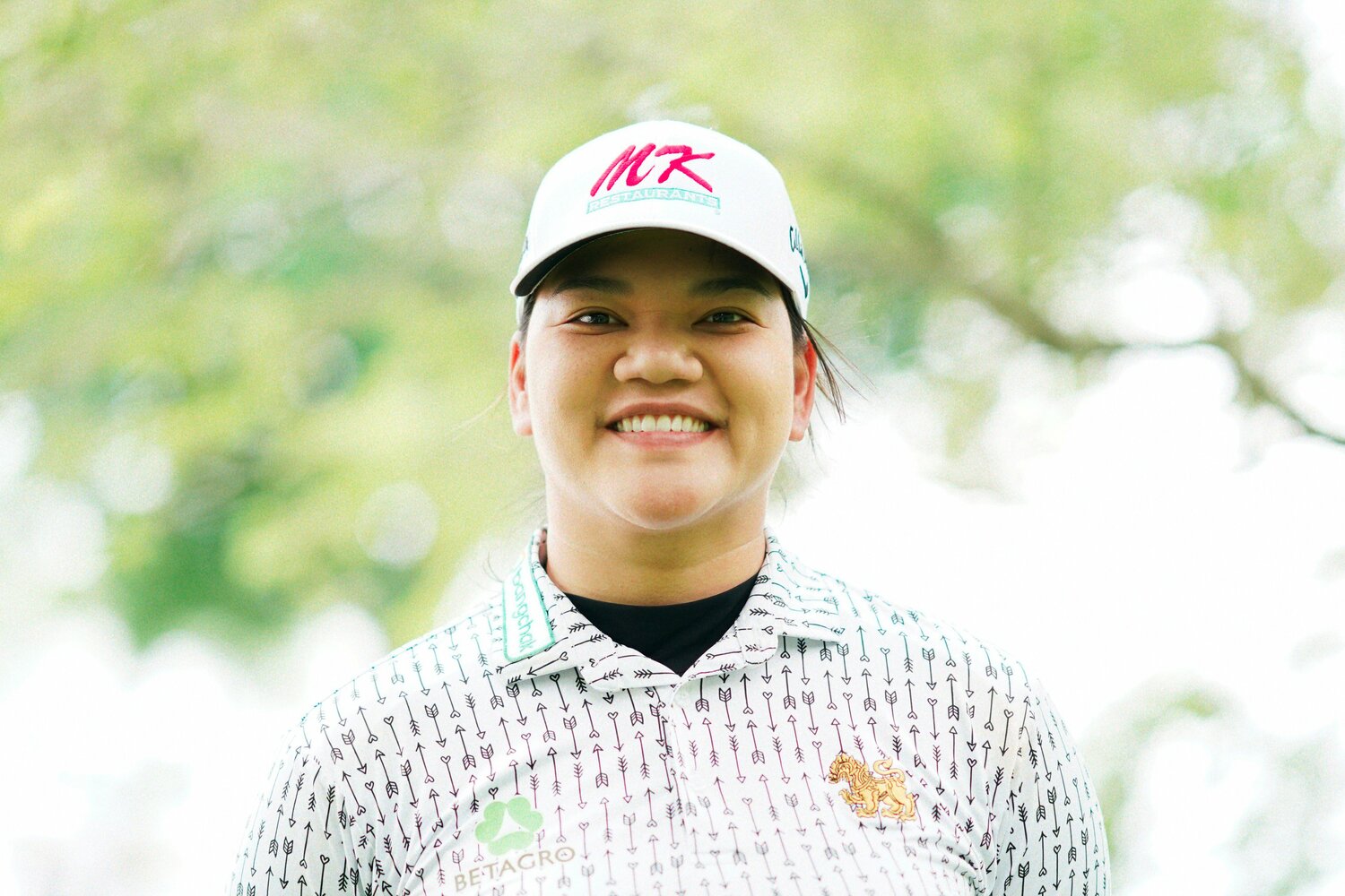 渋野とのラウンドを振り返ったミーチャイ　©︎Shizuka Minami