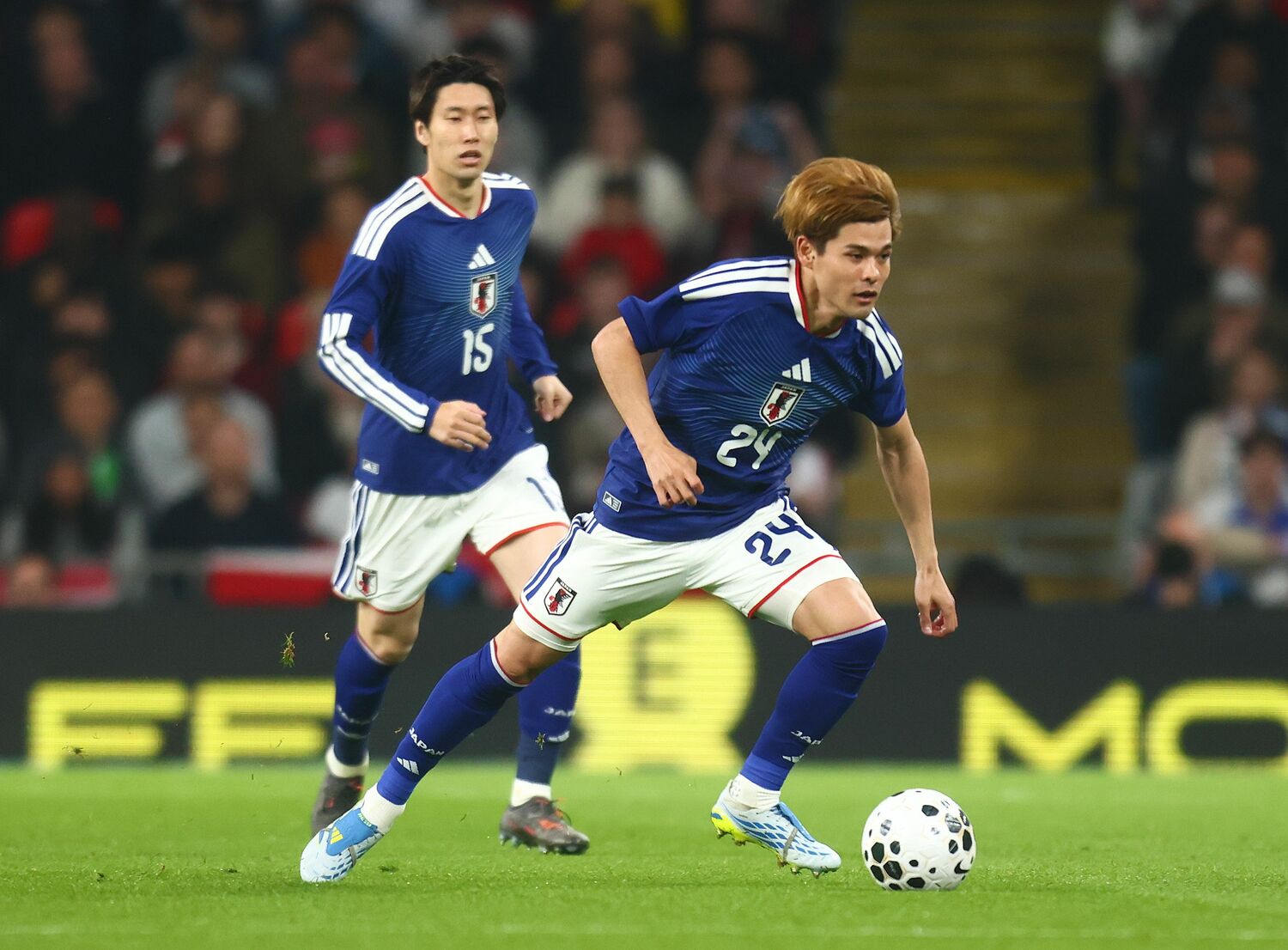 守田が代表を離れている間に鎌田(左)と佐野海舟のコンビが確立した ©AFLO