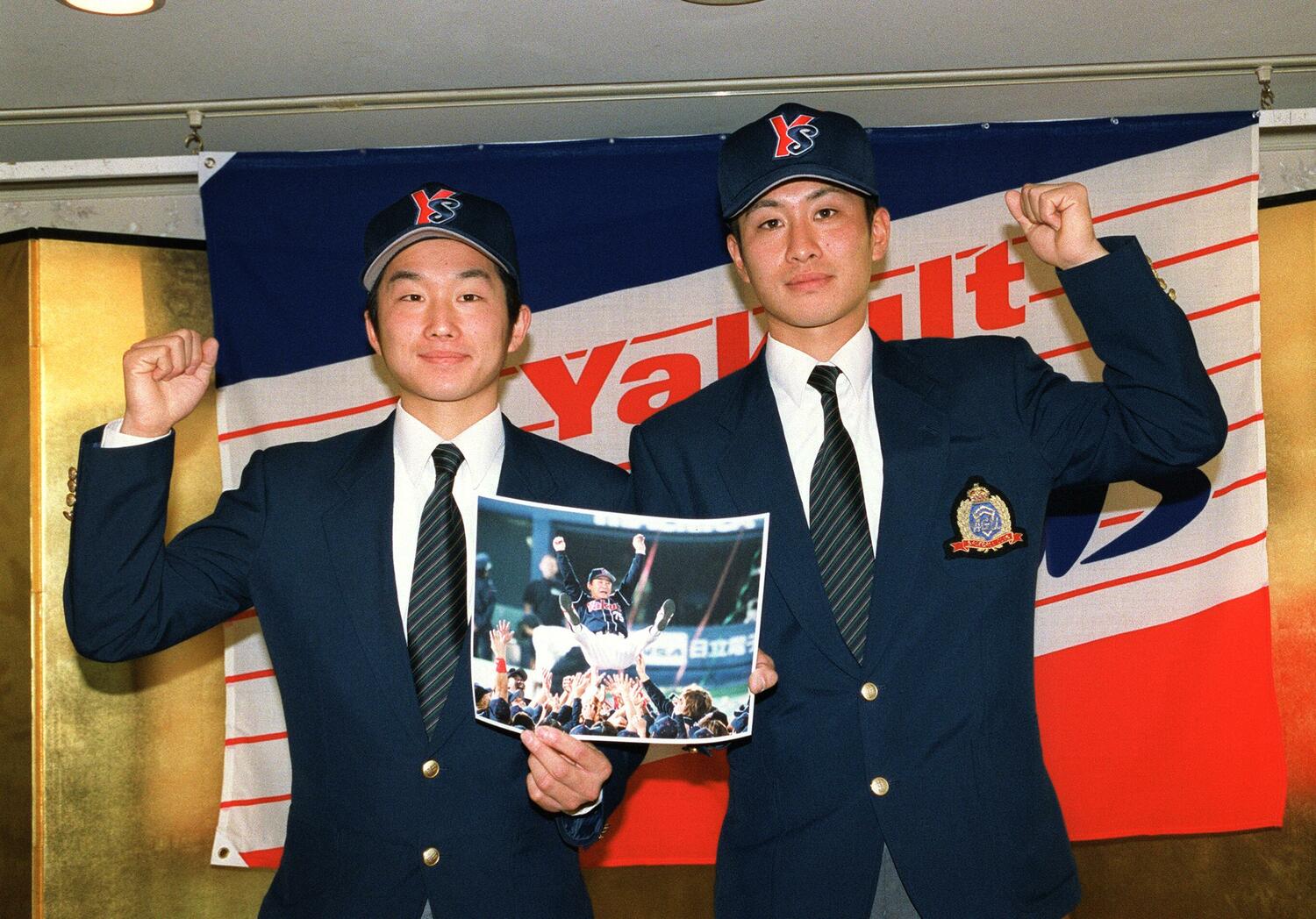 同期入団の石川（左）と志田　©JIJI PRESS