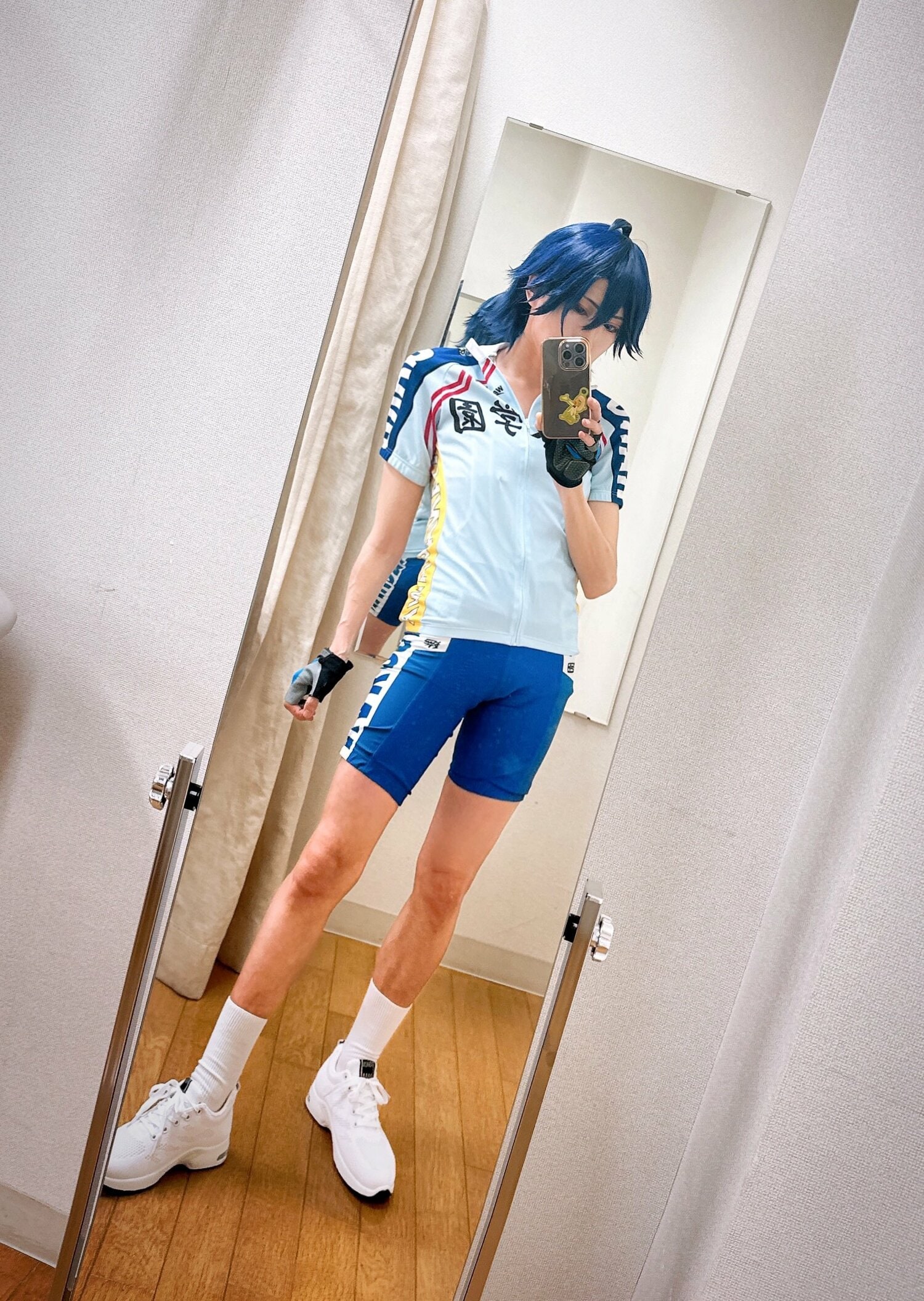 人気漫画『弱虫ペダル』の真波山岳のコスプレに身を包む絹川さん／本人提供