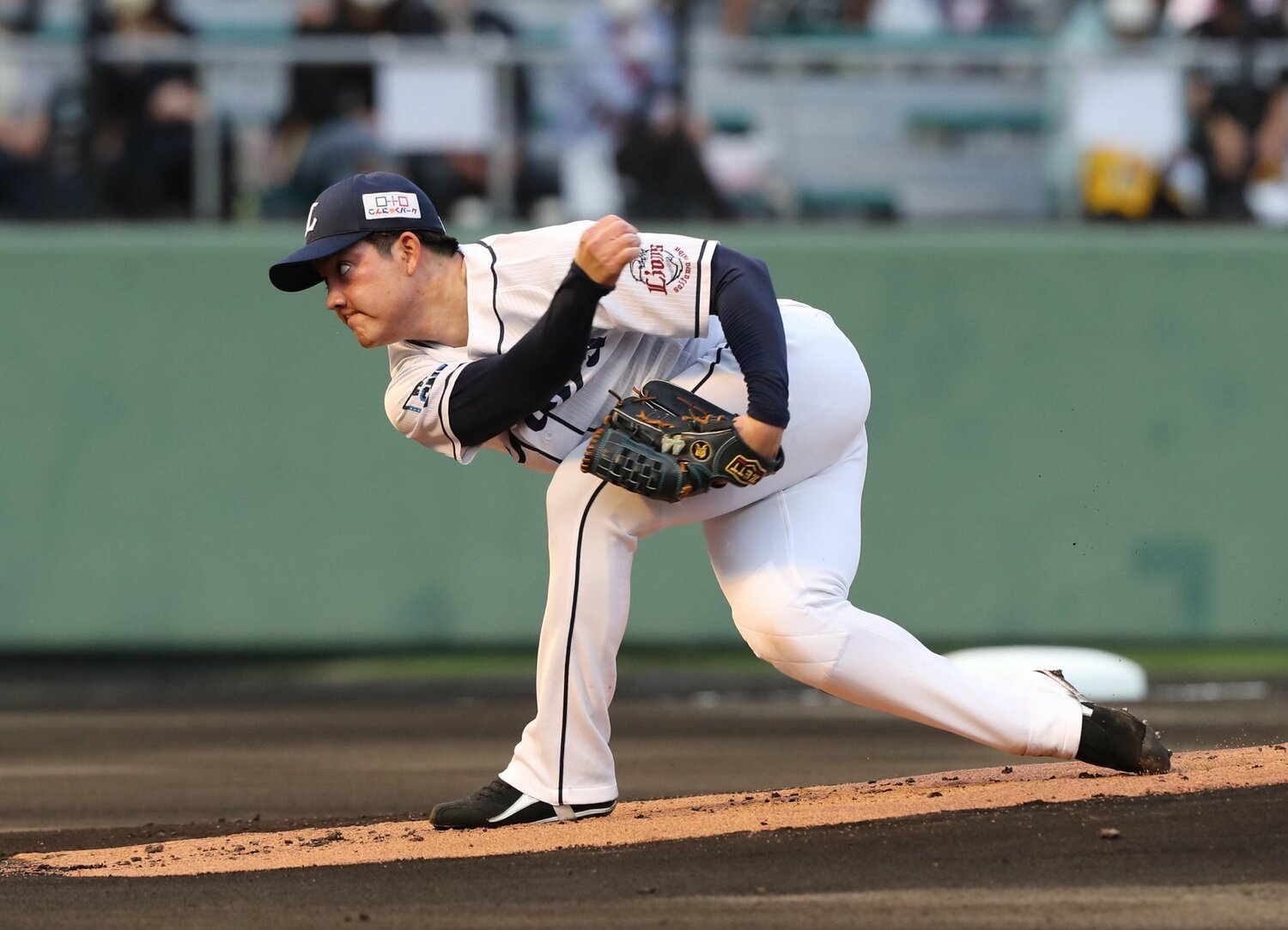 沖縄セルラースタジアム那覇で登板した與座海人。憧れの先輩との投げ合いで成長を見せつけた　©︎Sankei Shimbun