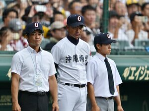 「一度だけ、僕の一言に比嘉公也がキレて…」沖縄尚学高監督の知られざる大学時代…プロになった先輩の感謝「“あのこと”がなければ今の僕はない」