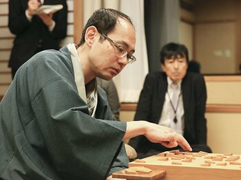 ただの将棋の強いおじさんではない。AI時代にすり寄られた木村一基王位。＜Number Web＞ photograph by Kyodo News