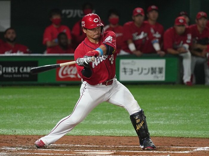 古田、谷繁ら名捕手と並ぶためにカープ會澤翼が乗り越えるべき壁。＜Number Web＞ photograph by Hideki Sugiyama