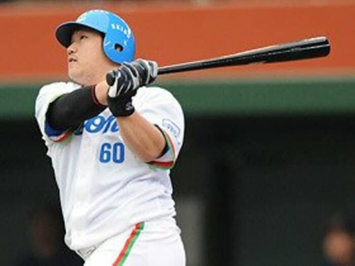 “おかわり君”中村剛也、驚異の変化球打ちでHR量産中。<Number Web> photograph by NIKKAN SPORTS