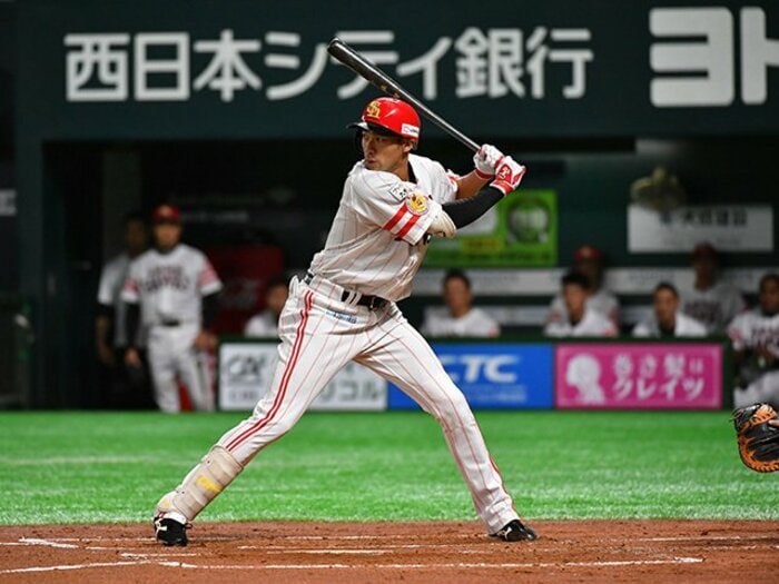 激しい首位打者争いの意外な盲点。打率を上げるには打数を減らせ?<Number Web> photograph by Hideki Sugiyama