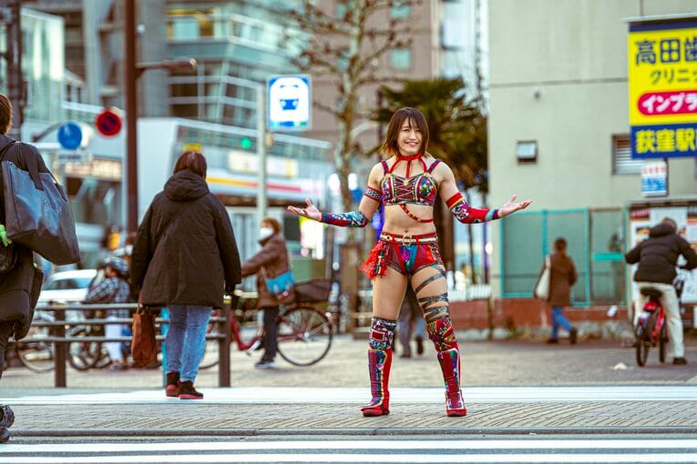 スターダム新王者・朱里が語った“亡き母への感謝”とチャンピオンの覚悟「プロレスも究めたと言っていいのかな」《戴冠記念グラビア》(17)