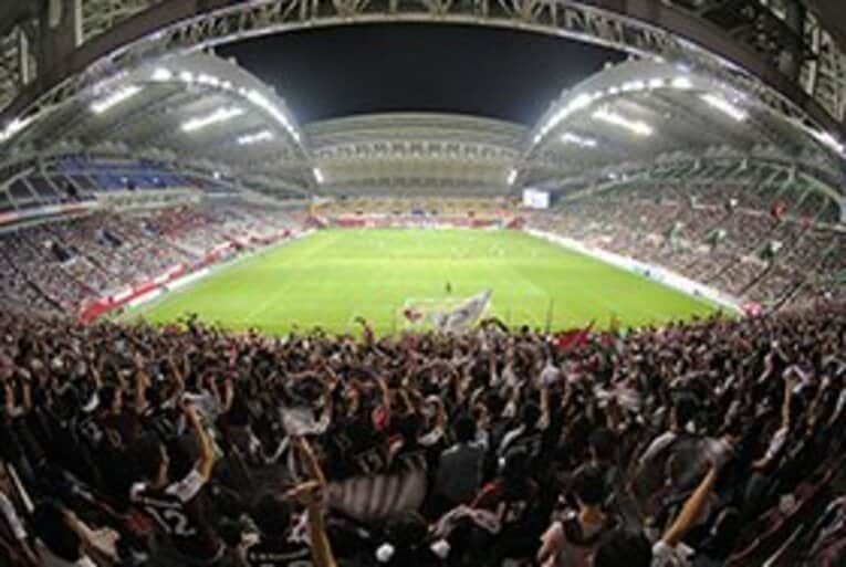 ヴィッセルのホーム、ノエビアスタジアム神戸。降格を乗り越えたサポーターたちの結束は以前にも増して高まっている。 （C）VISSEL KOBE