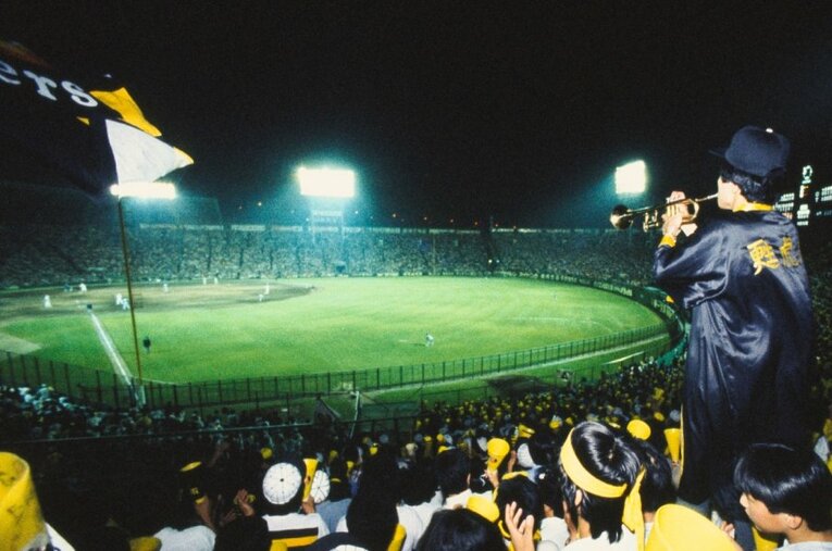 戦後唯一の「シーズン防御率0点台ピッチャー」村山実（阪神）の伝説とは ／ photograph by Makoto Kenmizaki