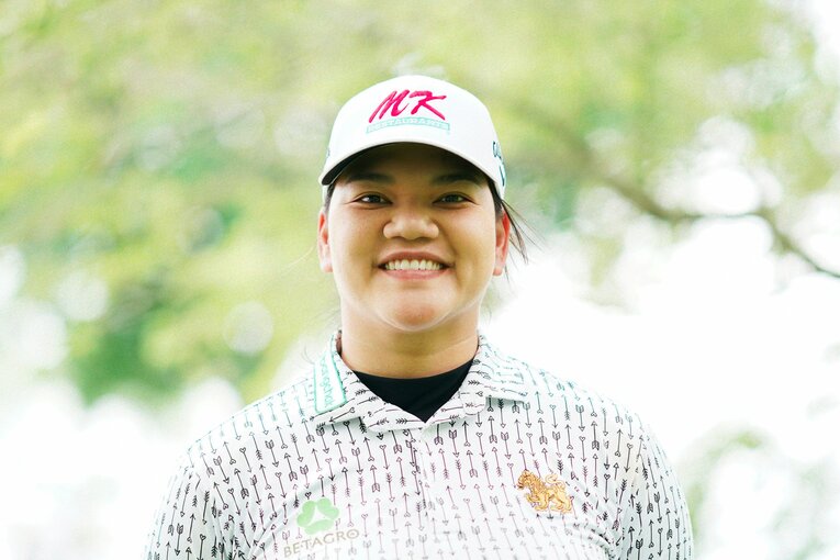 渋野とのラウンドを振り返ったミーチャイ　©︎Shizuka Minami