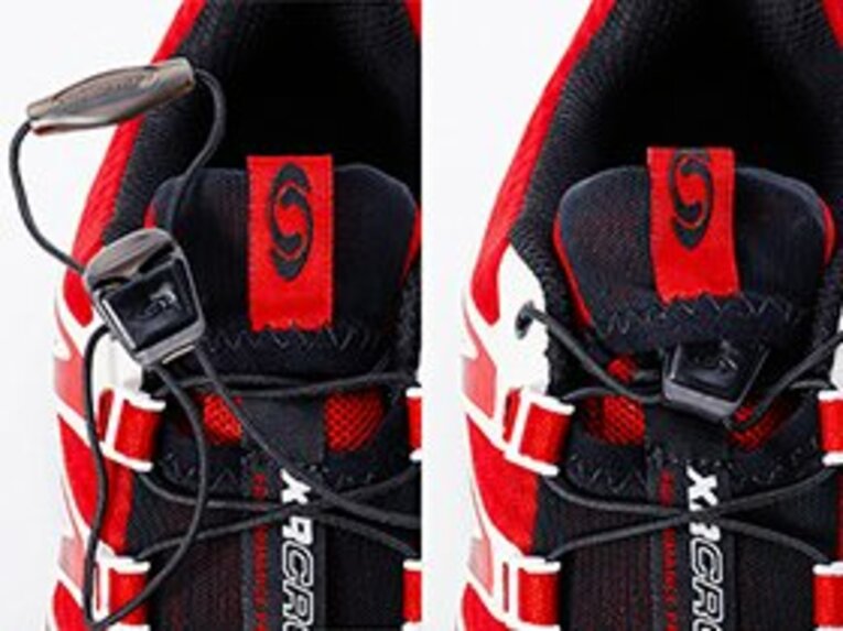 シューレースを簡単に締めたり緩めたりできる「クイックレース」も実用的で非常に便利（留め具はベロのポケットに収納！）                                      