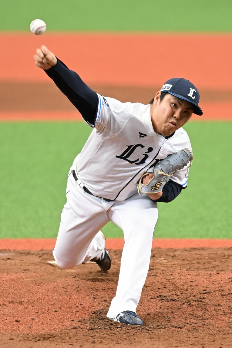 力投する平良　©︎JIJI PRESS