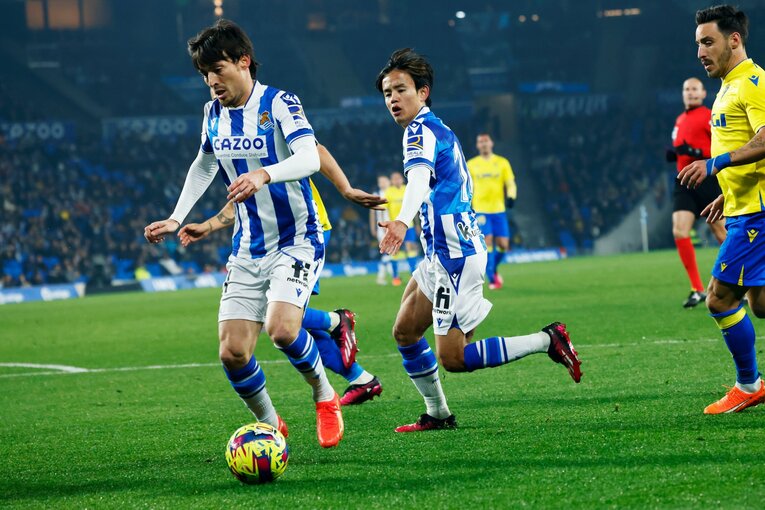 「久保建英と名手シルバの相性が抜群」な決定的瞬間…“90＋11分フル出場”を撮って感じるソシエダ監督の「クボへの高い信頼」(40)