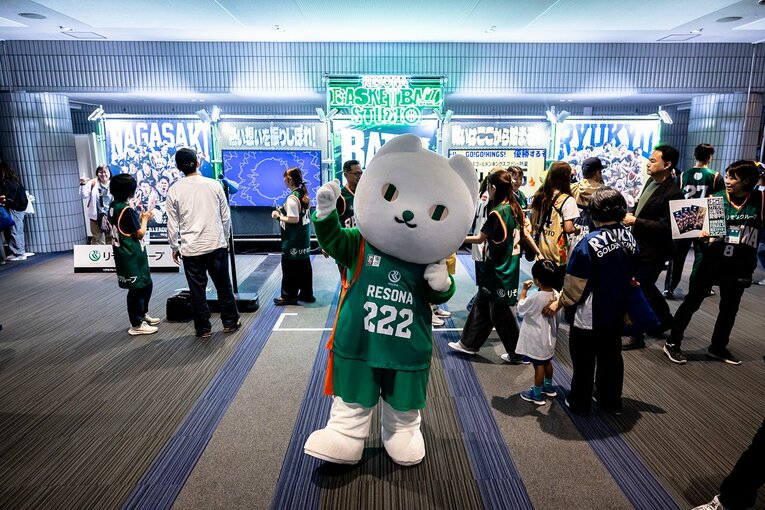 りそなグループコミュニケーションキャラクター「りそにゃ」もBリーグを様々な形で盛り上げる　©B.LEAGUE