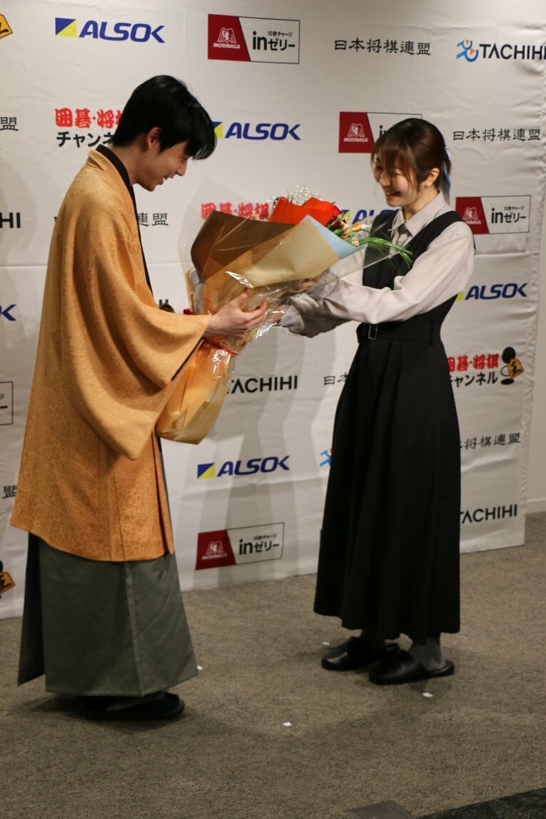 王将戦第7局の様子（写真は右に続きます）　©Shintaro Okawa