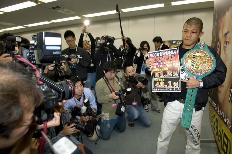 2008年8月に亀田ジム設立。亀田興毅は翌09年11月に内藤大助とのWBC世界フライ級タイトルマッチを実現させ、ベルトを奪取した　©︎Miki Fukano