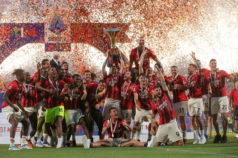 戦力的にはインテルやユーベに及ばなかったが、今季のミランには強固な結束力があった　©Getty Images