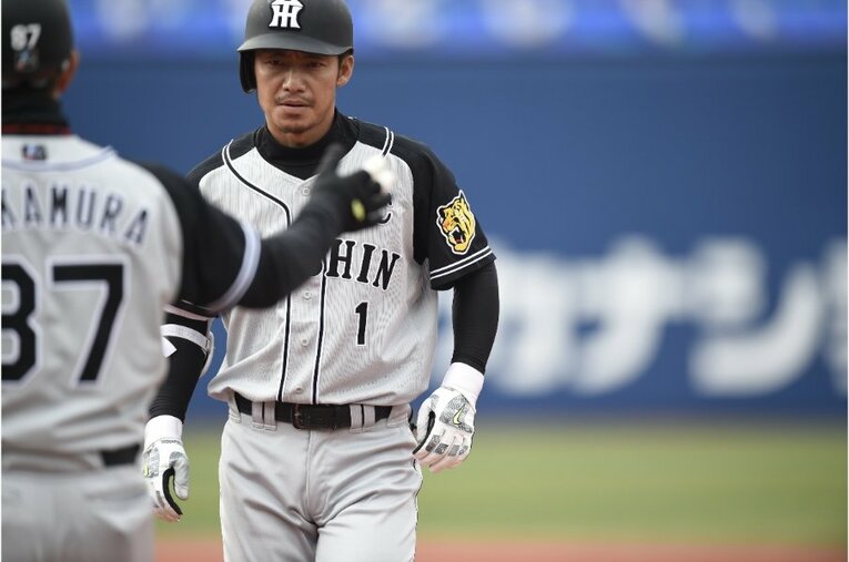 ©Sports Graphic Nmuber