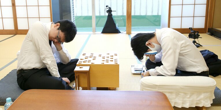 しのぎを削りあってきた2人　©JIJI PRESS