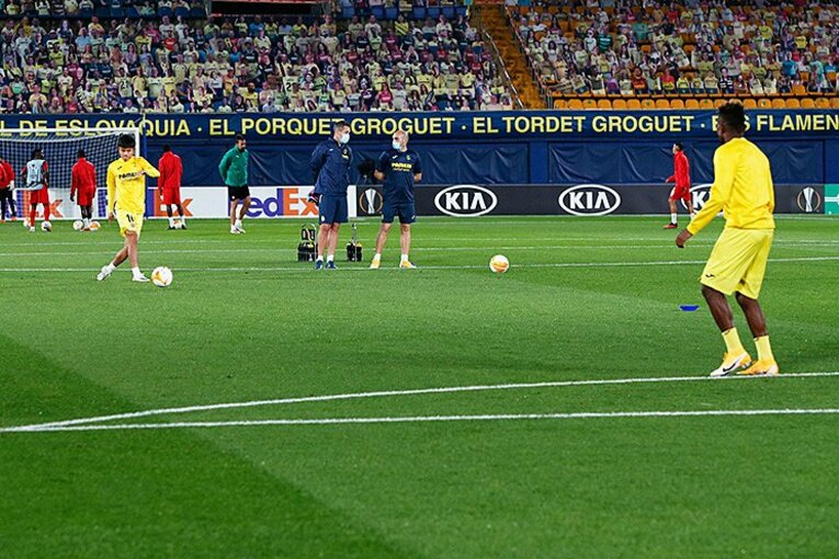 久保建英、EL衝撃デビューを独自写真で見る　日の丸スパイクと今季初得点、エメリ監督の“指摘”(3)