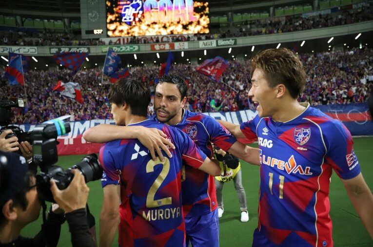 室屋成が語るドイツ移籍とFC東京愛。「健太さんが“頑張って来いよ”と」(3)