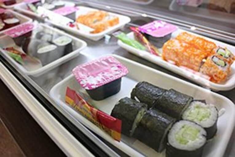 平和で高価なオリンピックパーク。巻き寿司、手袋、そして大道芸？(2)