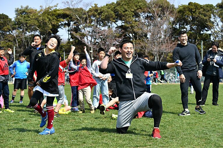 2日間、100人の子どもたちは、井上さん、五郎丸さんをはじめ超一流の講師陣と、笑顔あふれるプログラムを満喫した。 ／ photograph by (C)ALL SPORTS COMMUNITY