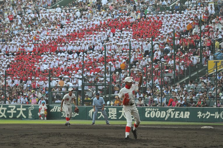 アルプススタンドでお馴染みの「C」の文字（2011年夏の甲子園）©︎Hideki Sugiyama