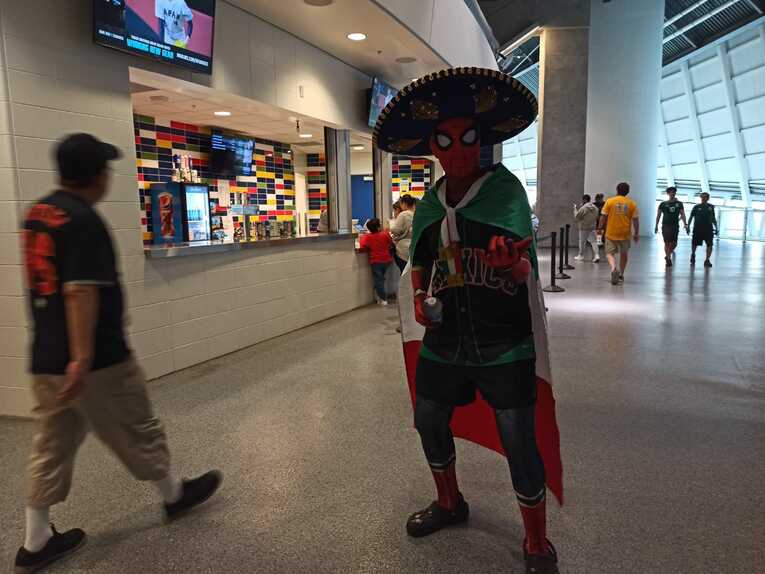 20日の準決勝日本対メキシコ戦で出会ったメキシコ人ファン