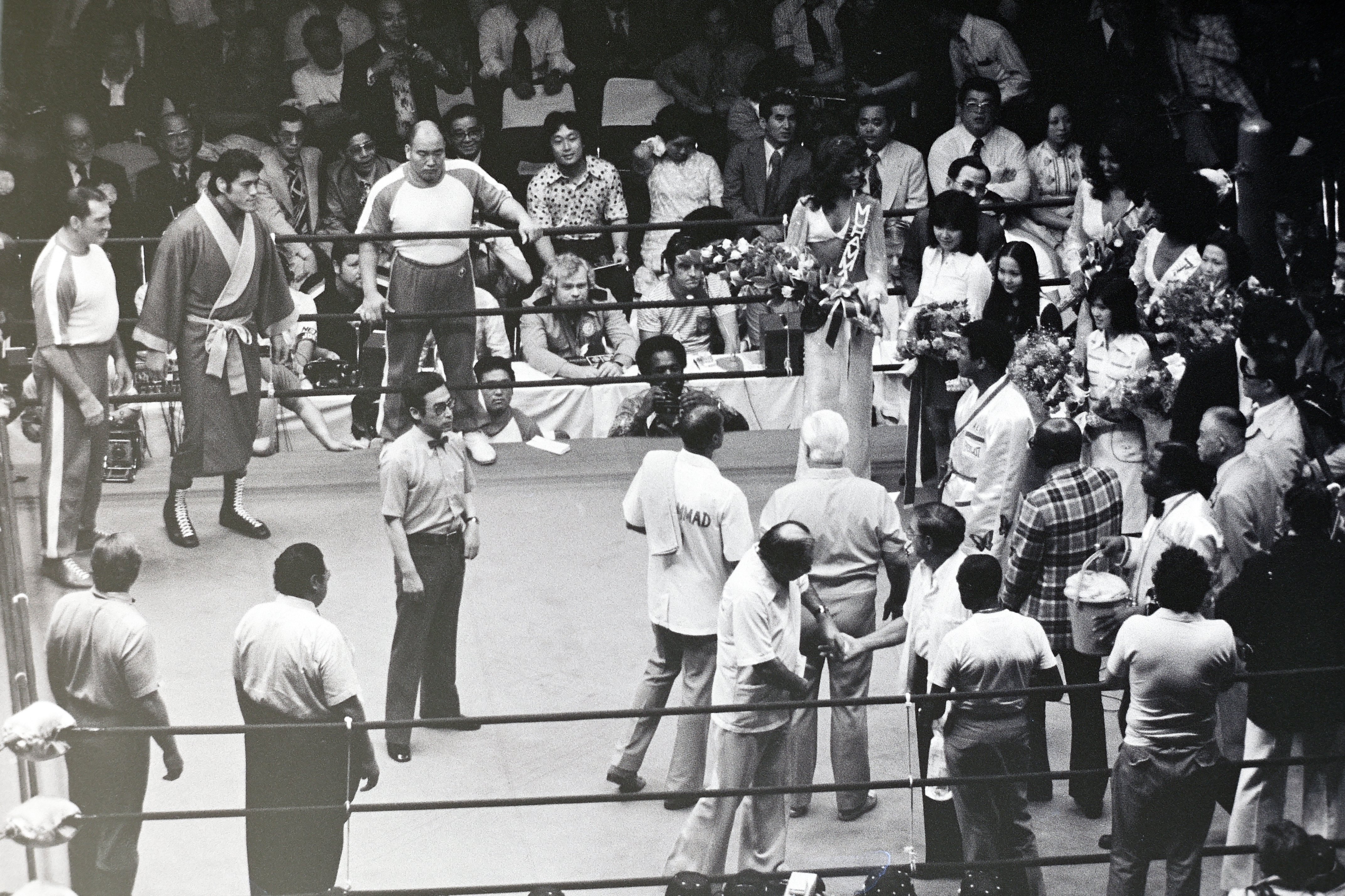 まさか こんなに至近距離で撮影ができるとは 猪木vsアリを激写したカメラマン 当時大学生 の証言 時間の感覚がなくなった Number Web Goo ニュース