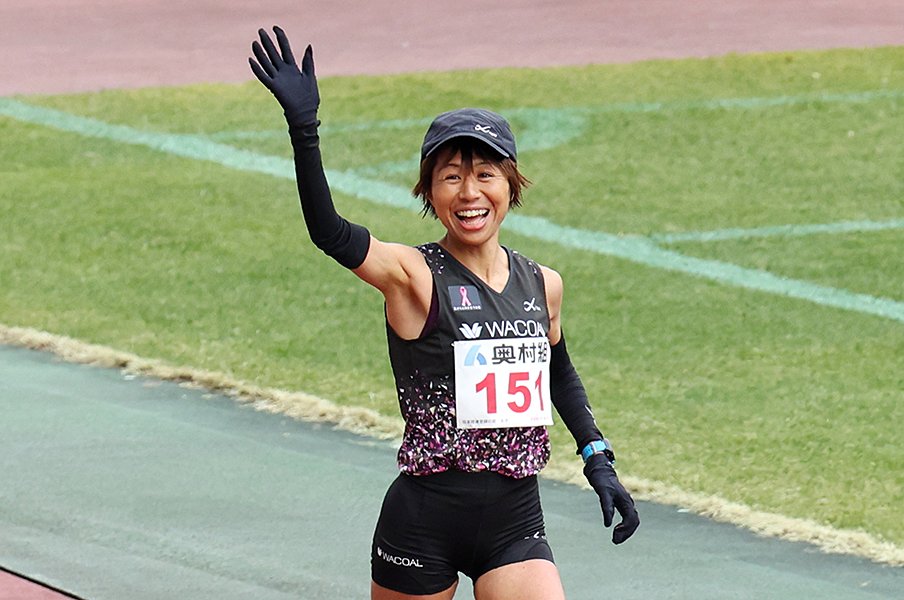 福士加代子39歳が引退…笑顔の裏で“嫌いなことだらけのマラソン”を続けた理由「陸上をやめようかなと思っていたんです。でも…」<Number Web> photograph by AFLO