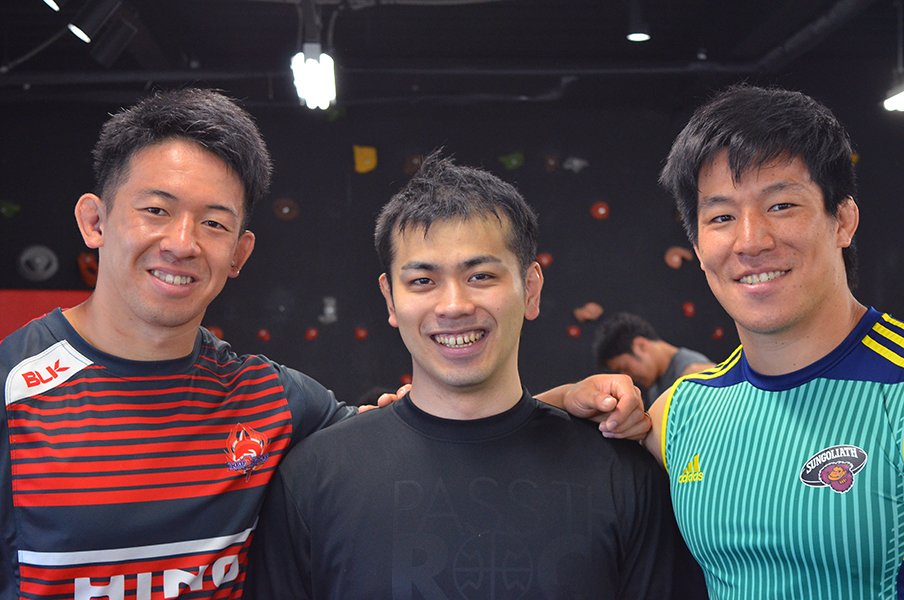 頸髄損傷を乗り越え皆で富士山頂へ。慶大ラグビー部員たちの固い絆。<Number Web> photograph by Masataka Tara