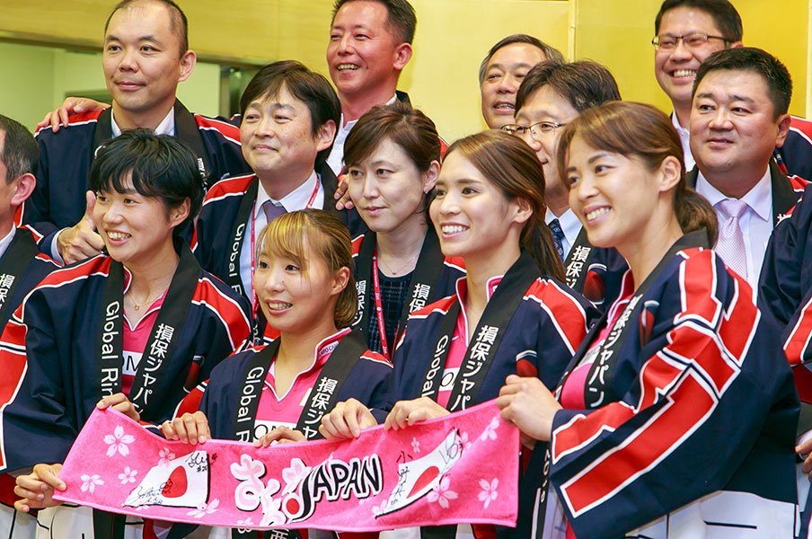 ホッケー日本代表を支える“縁の下”。損保ジャパン日本興亜がチームと歩んだ2年間。<Number Web> photograph by sompo japan