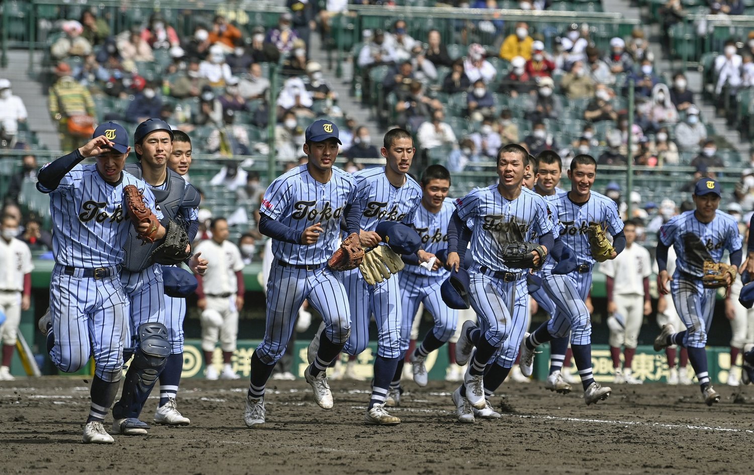 4強進出を決めた東海大相模ナイン©Kyodo News