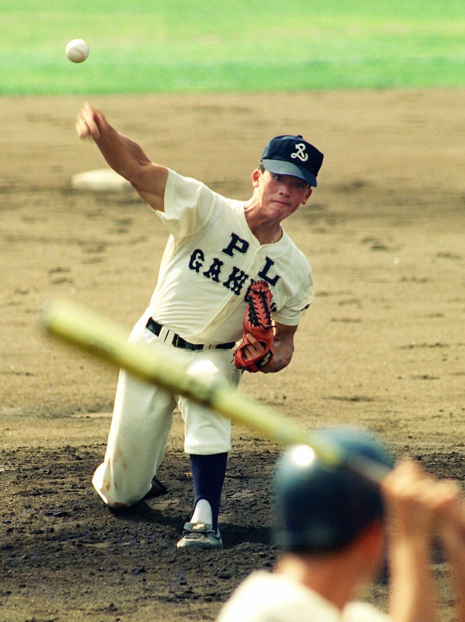 PL学園時代は投手だった松井。1年時には春のセンバツに出場し準々決勝でマウンドに上がった　©︎SANKEI SHIMBUN