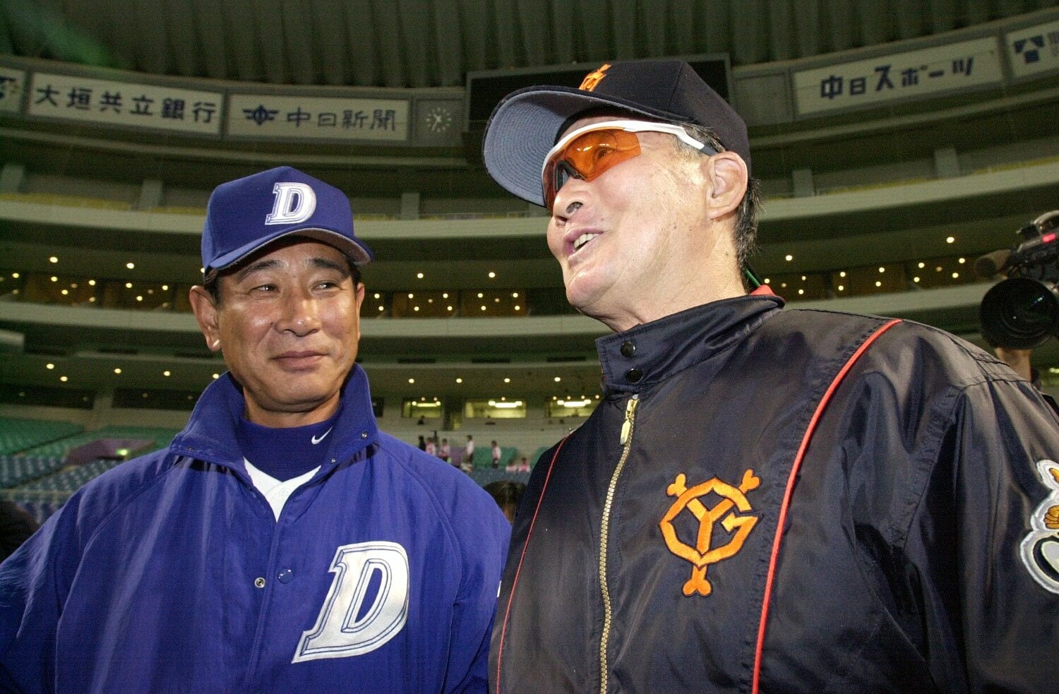 監督時代の星野仙一と長嶋茂雄　©JIJI PRESS