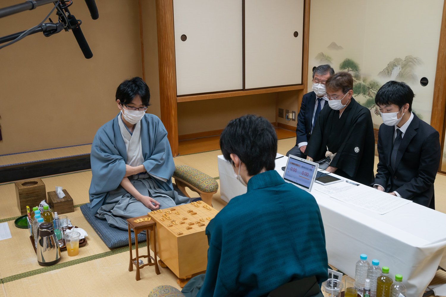 叡王戦第5局での2人　Ⓒ日本将棋連盟