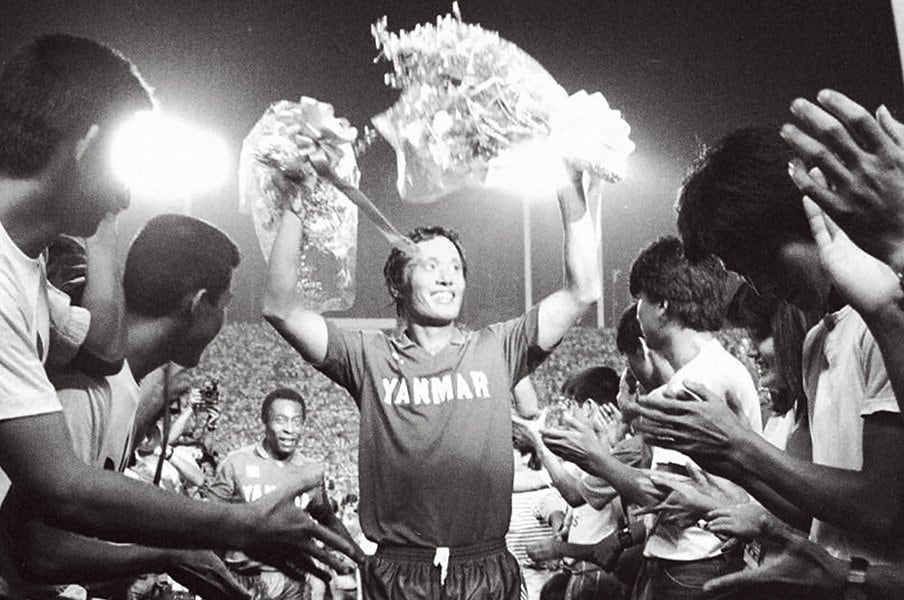 釡本邦茂、孤高のストライカーは永遠に。＜Number Web＞ photograph by Sports Hochi/AFLO