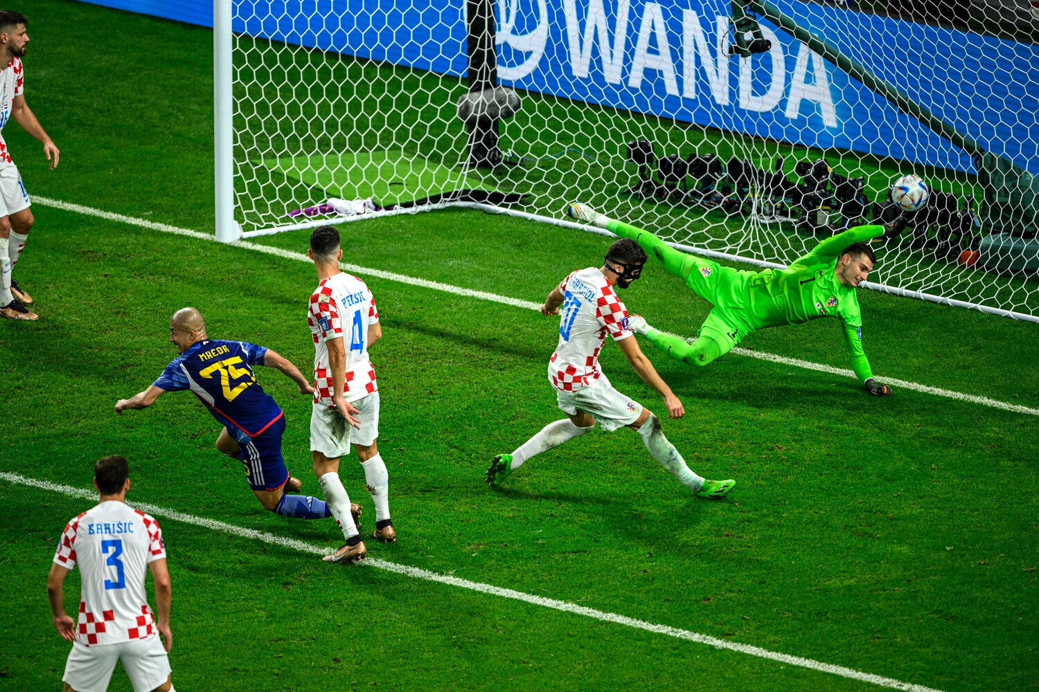 クロアチア戦で先制ゴールを決めた前田大然。献身的なプレスばかり注目が集まったが、ストライカーとしてゴールという結果を残したことは評価されるべきだろう ©︎Takuya Sugiyama/JMPA