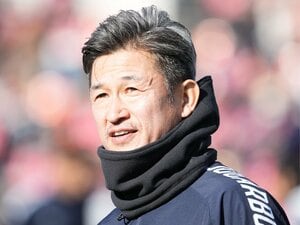 「なんでなんだお前!」カズがシュートせずフランス人同僚に“詰められた日”「60歳までやるのは大変だが70、80歳でも…」仏専門誌で告白