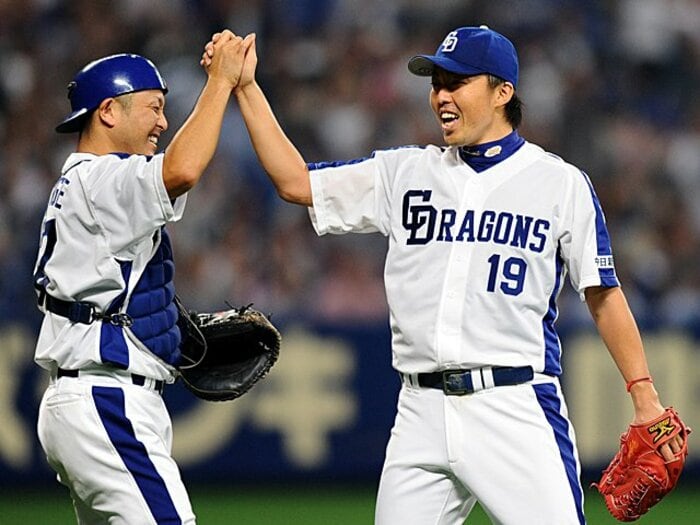 ＜想いを交わすバッテリー＞ 谷繁元信＆中日投手陣 「18.44mの以心伝心」＜Number Web＞ photograph by SPORTS NIPPON