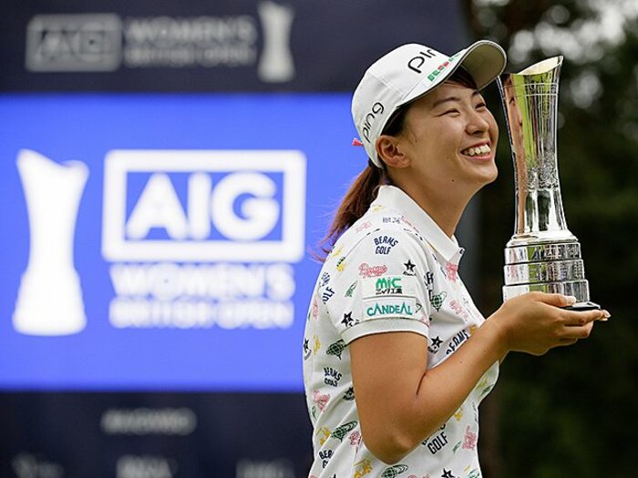 2019年のスポーツ紙の主役はシブコ。あのゲンダイも褒める言葉力と笑顔。＜Number Web＞ photograph by AP/AFLO