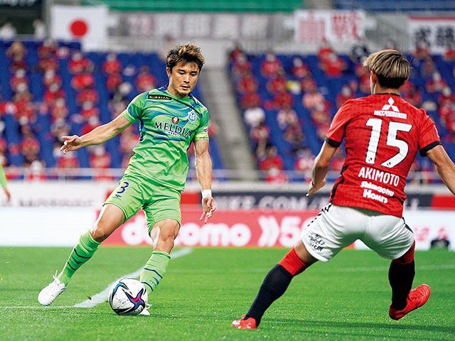 ビッグゲイン生む湘南の“QB”石原広教の高速パスを見よ。～J1で最も